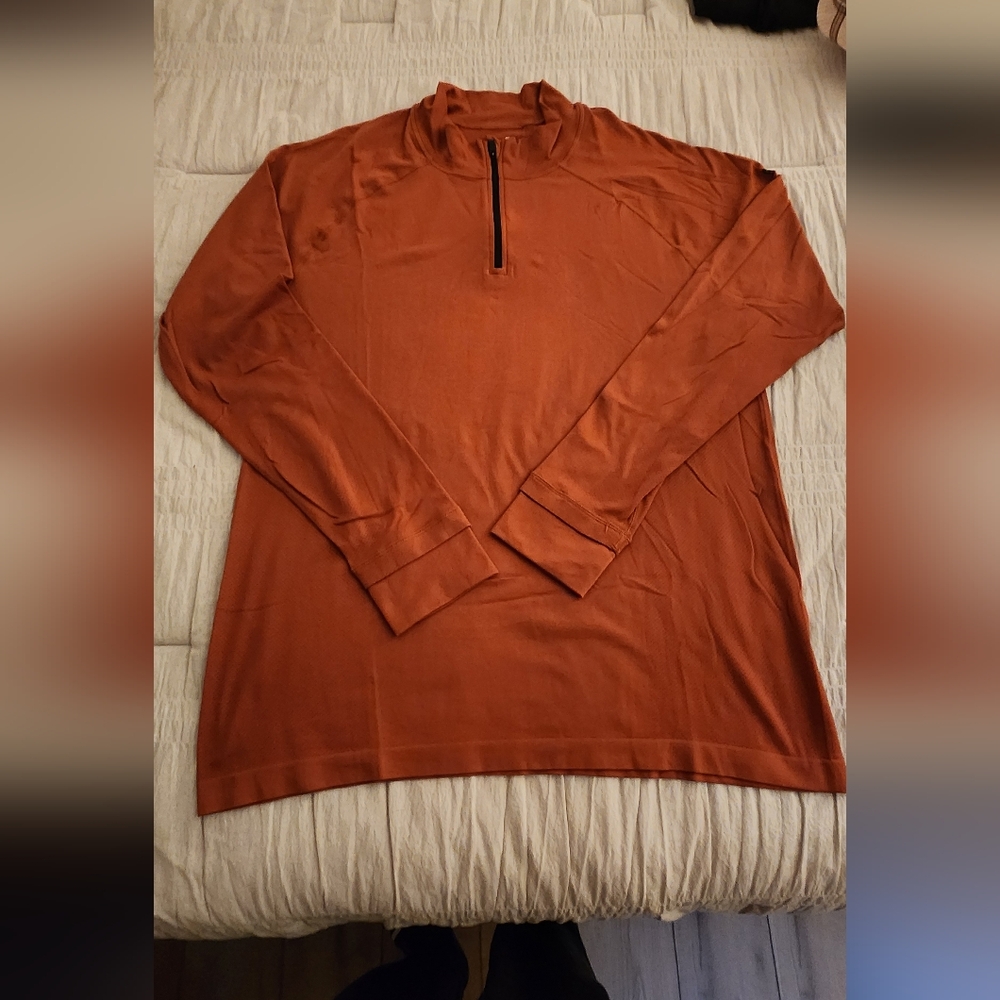 Fabletics Men's Rust Jersey Shirt